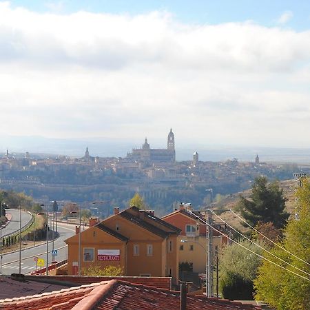 Hostal El Mirador La Lastrilla Zewnętrze zdjęcie