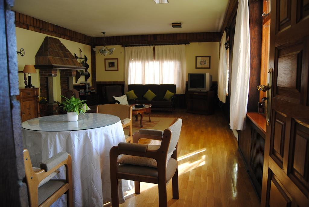 Hostal El Mirador La Lastrilla Zewnętrze zdjęcie